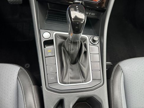 Used 2025 Volkswagen Jetta SE image 43