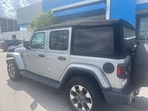 Used 2018 Jeep Wrangler Unlimited Sahara image 4