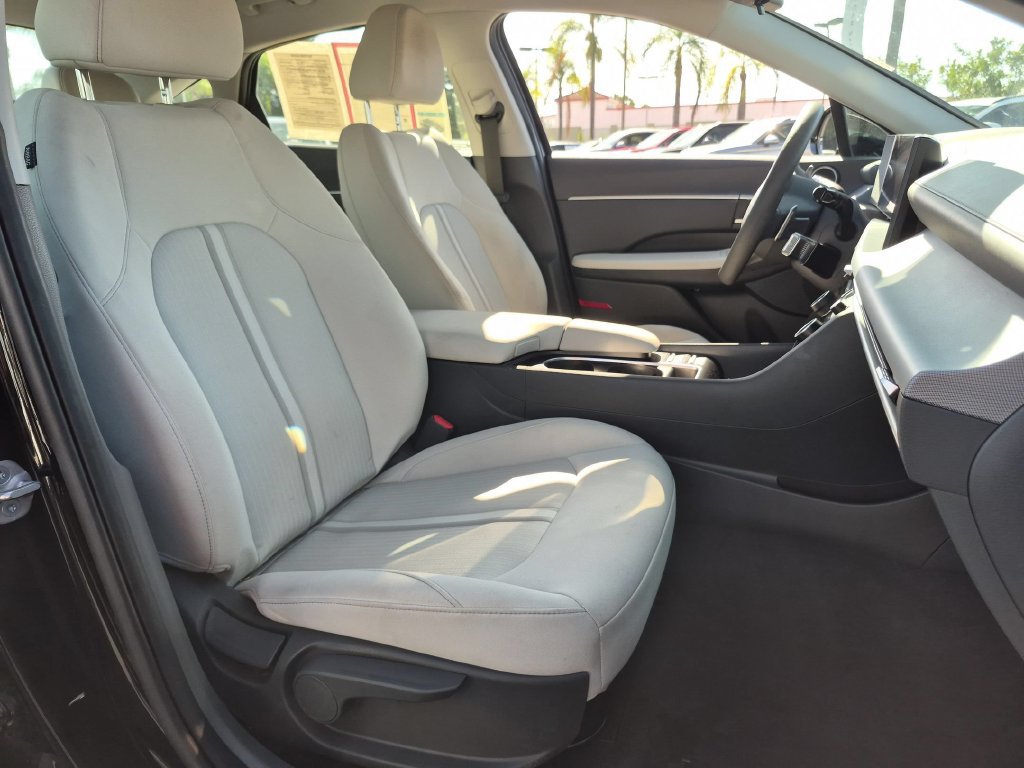 Used 2025 Hyundai Sonata SEL FWD image 31