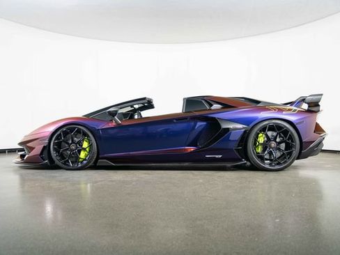 Used 2021 Lamborghini Aventador SVJ AWD/4WD image 5