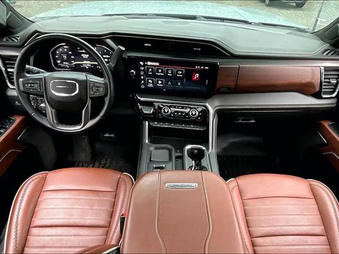 Used 2024 GMC Sierra 2500 Denali Ultimate w/ Max Trailering Package image 16