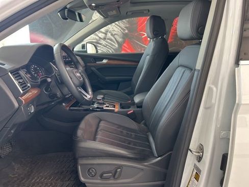 Used 2023 Audi Q5 2.0T Premium w/ Convenience Package image 12