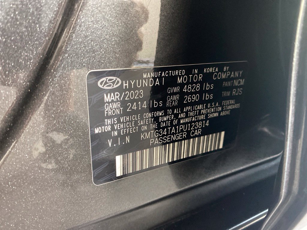 Used 2023 Genesis G70 2.0T AWD/4WD image 36