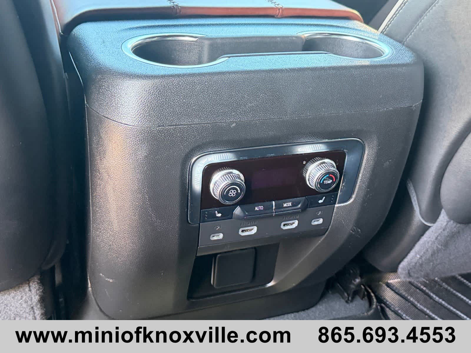 Used 2024 GMC Yukon Denali Ultimate AWD/4WD image 23
