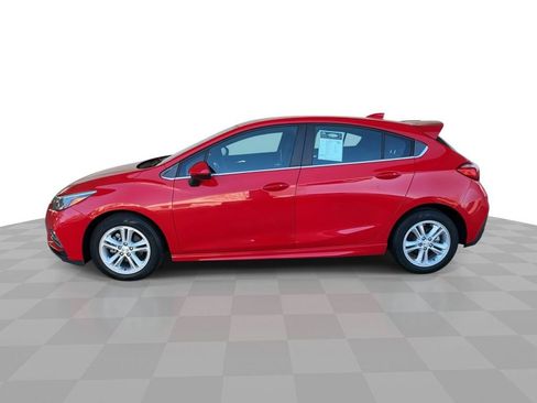 Used 2018 Chevrolet Cruze LT w/ Convenience Package image 5