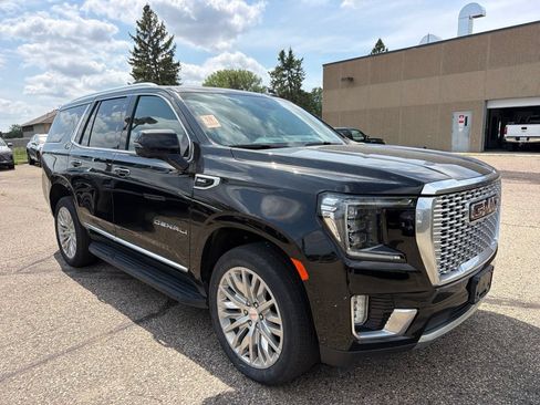 Used 2023 GMC Yukon Denali AWD/4WD image 3