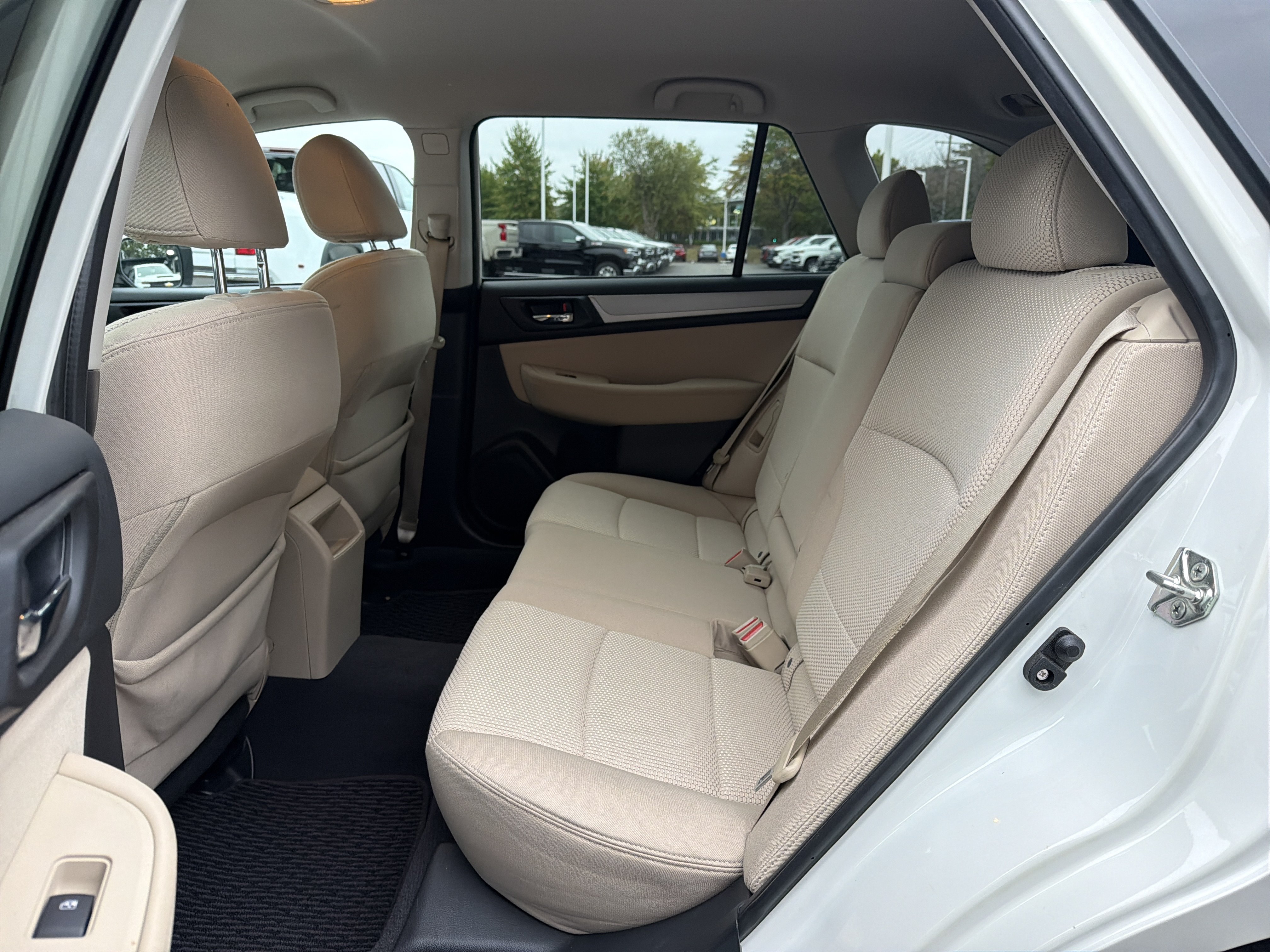 Used 2017 Subaru Outback 2.5i Premium AWD/4WD image 32