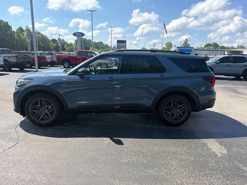 New 2026 Ford Explorer ST-Line w/ ST-Line Street Pack RWD image 6