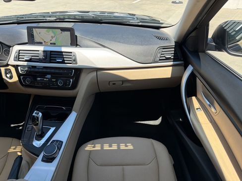 Used 2018 BMW 320i Sedan RWD image 29
