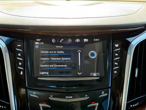 Used 2018 Cadillac Escalade Luxury AWD/4WD image 73