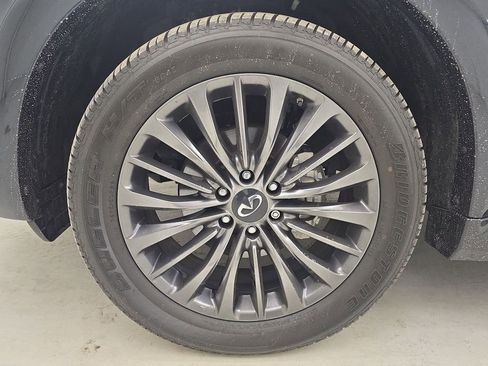 Used 2024 INFINITI QX80 Sensory image 11