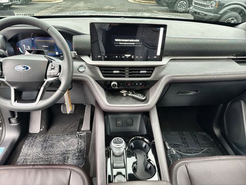 New 2026 Ford Explorer Platinum image 22
