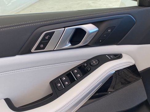 Certified 2025 BMW X5 xDrive50e w/ M Sport Package image 24