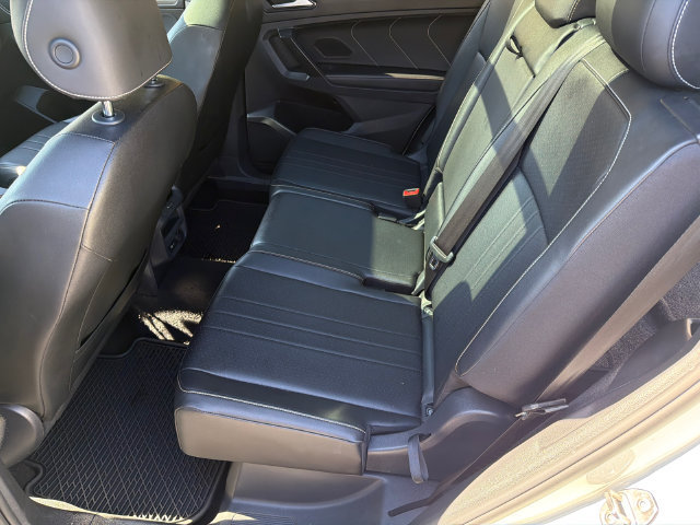 Used 2022 Volkswagen Tiguan SE R-Line FWD image 22