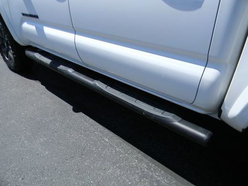 Used 2023 Toyota Tacoma SR5 AWD/4WD image 11