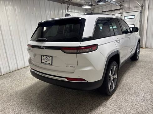 Used 2023 Jeep Grand Cherokee Limited w/ Luxury Tech Group II AWD/4WD image 3