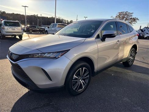 Certified 2022 Toyota Venza LE image 6