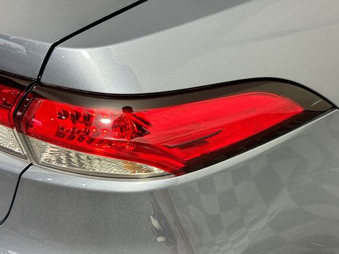Used 2022 Toyota Corolla LE FWD image 33