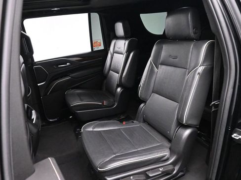 Used 2023 Cadillac Escalade ESV Premium Luxury image 15