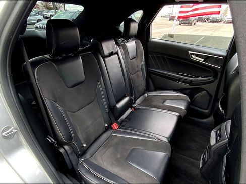Used 2019 Ford Edge ST w/ Cold Weather Package image 18