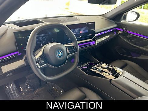 Used 2025 BMW i5 eDrive40i RWD image 8
