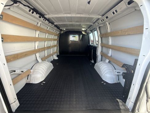 Used 2024 Chevrolet Express 2500 w/ Driver Convenience Package image 20