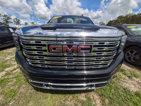 Used 2025 GMC Sierra 1500 Denali w/ Denali Reserve Package AWD/4WD image 8
