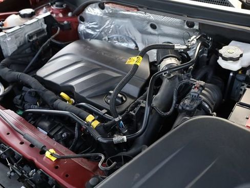 Used 2025 Chevrolet Trax LT image 9