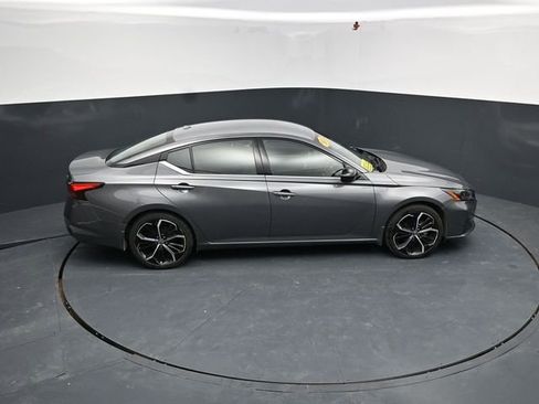 Used 2025 Nissan Altima 2.5 SR image 46