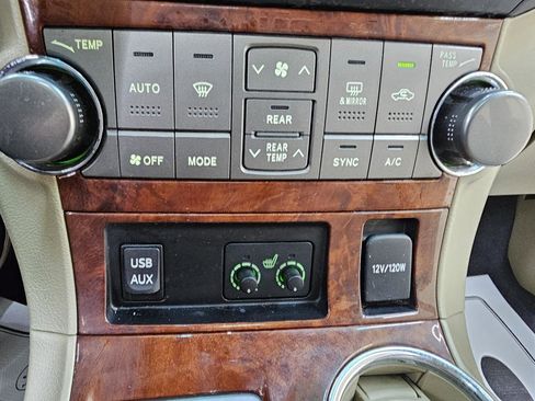 Used 2012 Toyota Highlander Limited FWD image 35