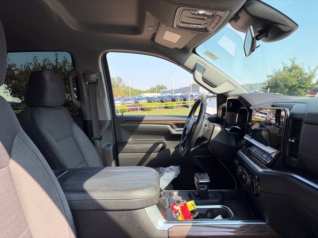 Used 2023 Chevrolet Silverado 1500 RST AWD/4WD image 28