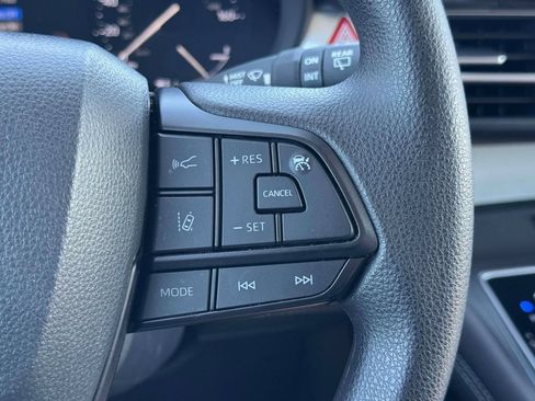 Used 2025 Toyota Sienna LE w/ LE Plus Package AWD/4WD image 25