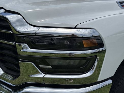 Used 2026 RAM 2500 Big Horn AWD/4WD image 9