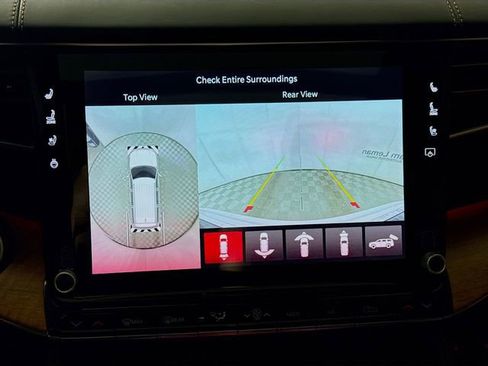 Used 2023 Jeep Grand Wagoneer Series III image 14