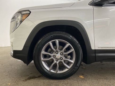 Used 2023 GMC Terrain SLT image 12