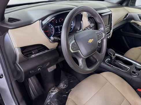 Used 2023 Chevrolet Traverse LS image 23