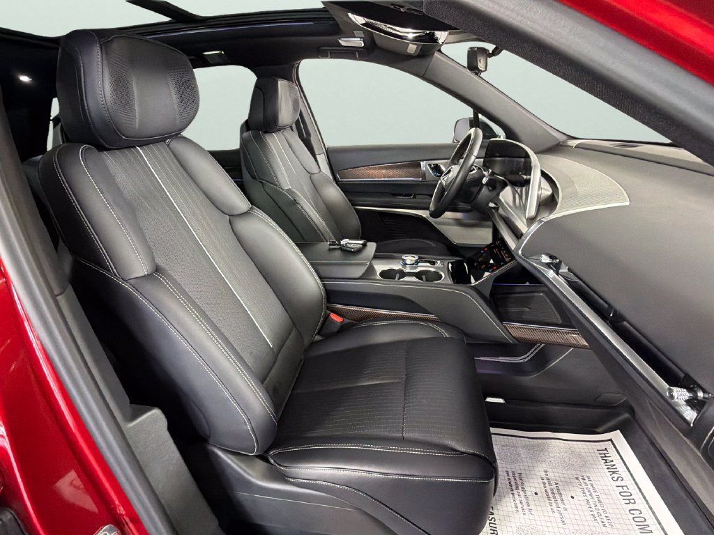 Used 2026 Cadillac Vistiq Sport w/ LPO, Floor Liner Package AWD/4WD image 55