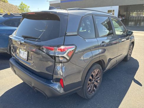 Used 2025 Subaru Forester Sport AWD/4WD image 4