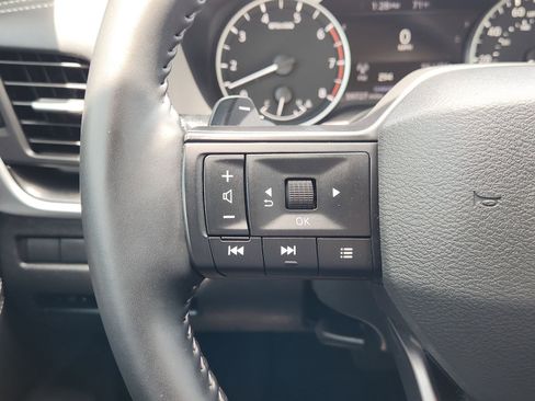 Used 2025 Nissan Rogue SV FWD image 31