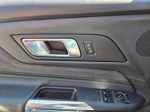 Used 2025 Ford Mustang Coupe RWD image 20