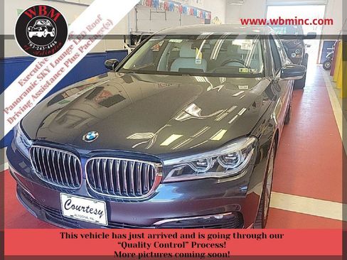 Used 2018 BMW 750i xDrive AWD/4WD image 1