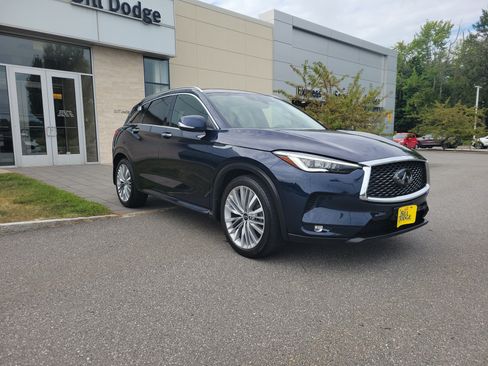 Used 2023 INFINITI QX50 Sensory AWD/4WD image 9