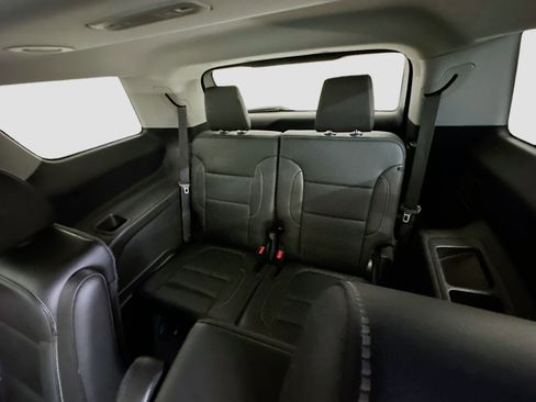 Used 2023 GMC Acadia SLT w/ Technology Package image 31