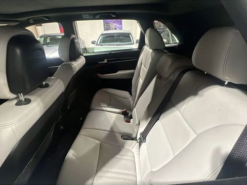 Used 2015 Kia Sorento SX image 6