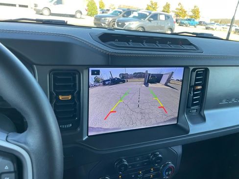 Used 2024 Ford Bronco Badlands image 18