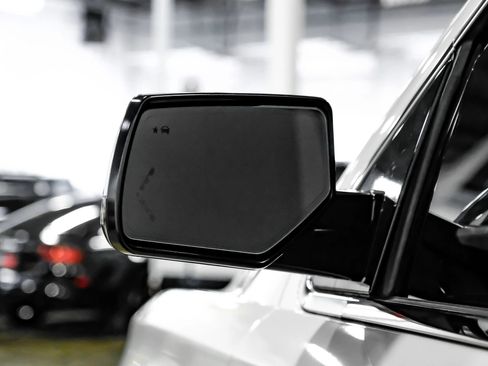 Used 2015 Chevrolet Tahoe LTZ image 33