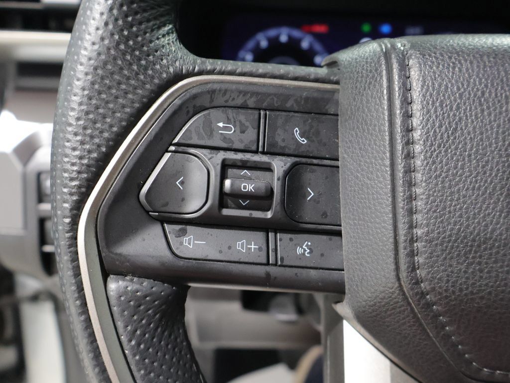 Used 2025 Toyota Tacoma TRD Off-Road AWD/4WD image 34