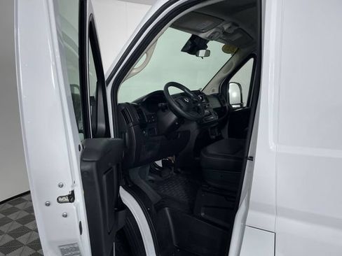 Used 2025 RAM ProMaster 2500 w/ U-Haul Equipment Group FWD image 18