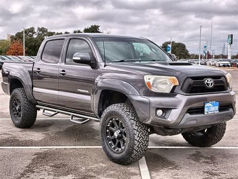 Used 2012 Toyota Tacoma PreRunner image 8