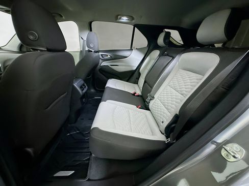 Used 2018 Chevrolet Equinox LT image 28